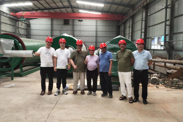 Saudi Arab Clients visit Sunco Machinery for Chicken Manure Dryer,